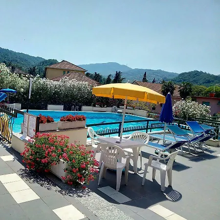 Giulia House 아파트