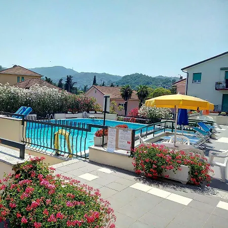 Giulia House *